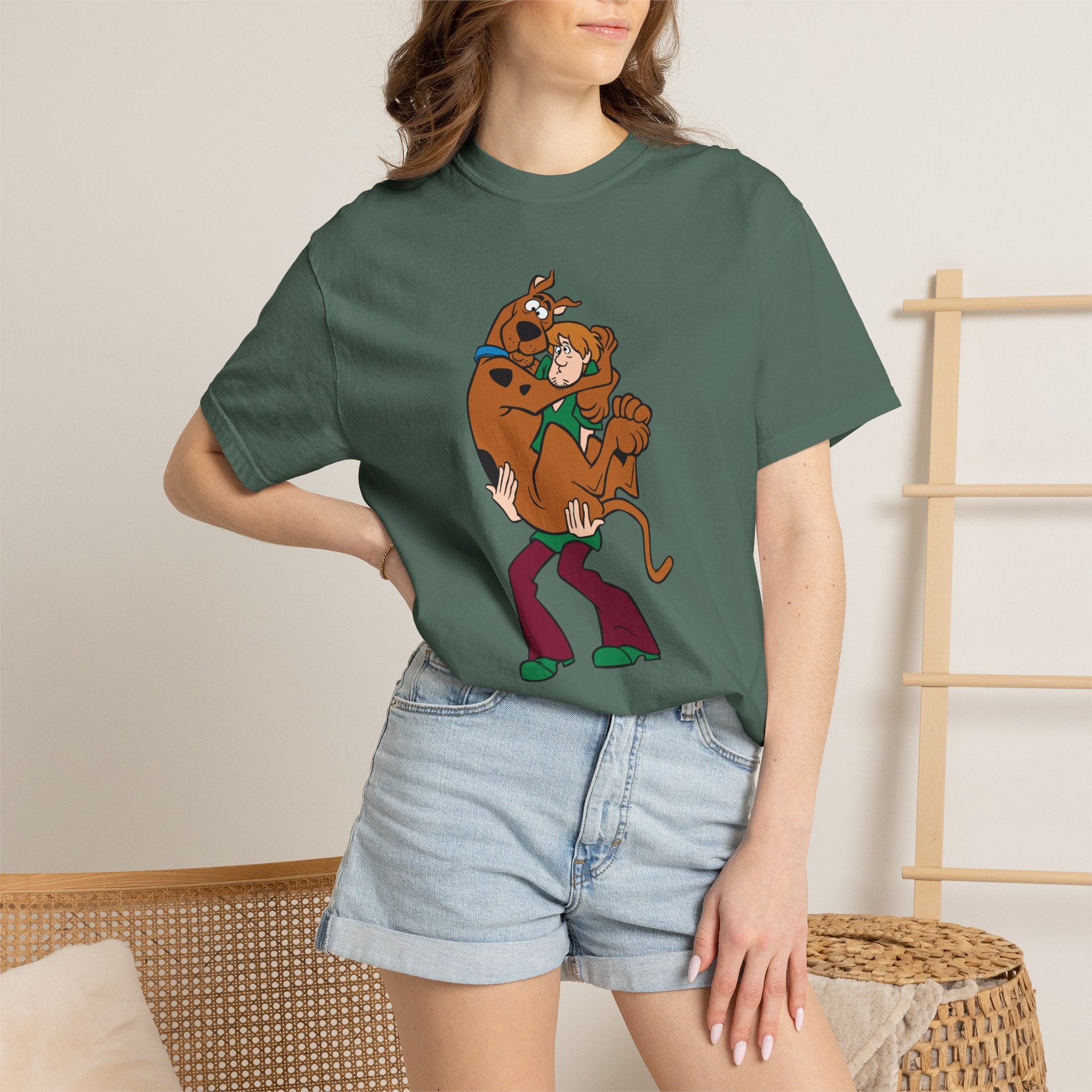 Scooby-Doo Shaggy Hug T-Shirt – Retro Cartoon Tee for Fans